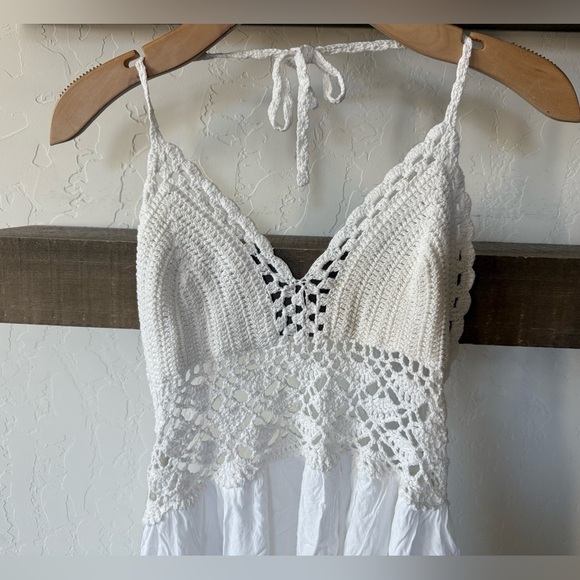 Boutique|White cotton midi summer halter sundress with crotchet details•••Boho - Picture 4 of 14